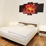 Kres Apartment *